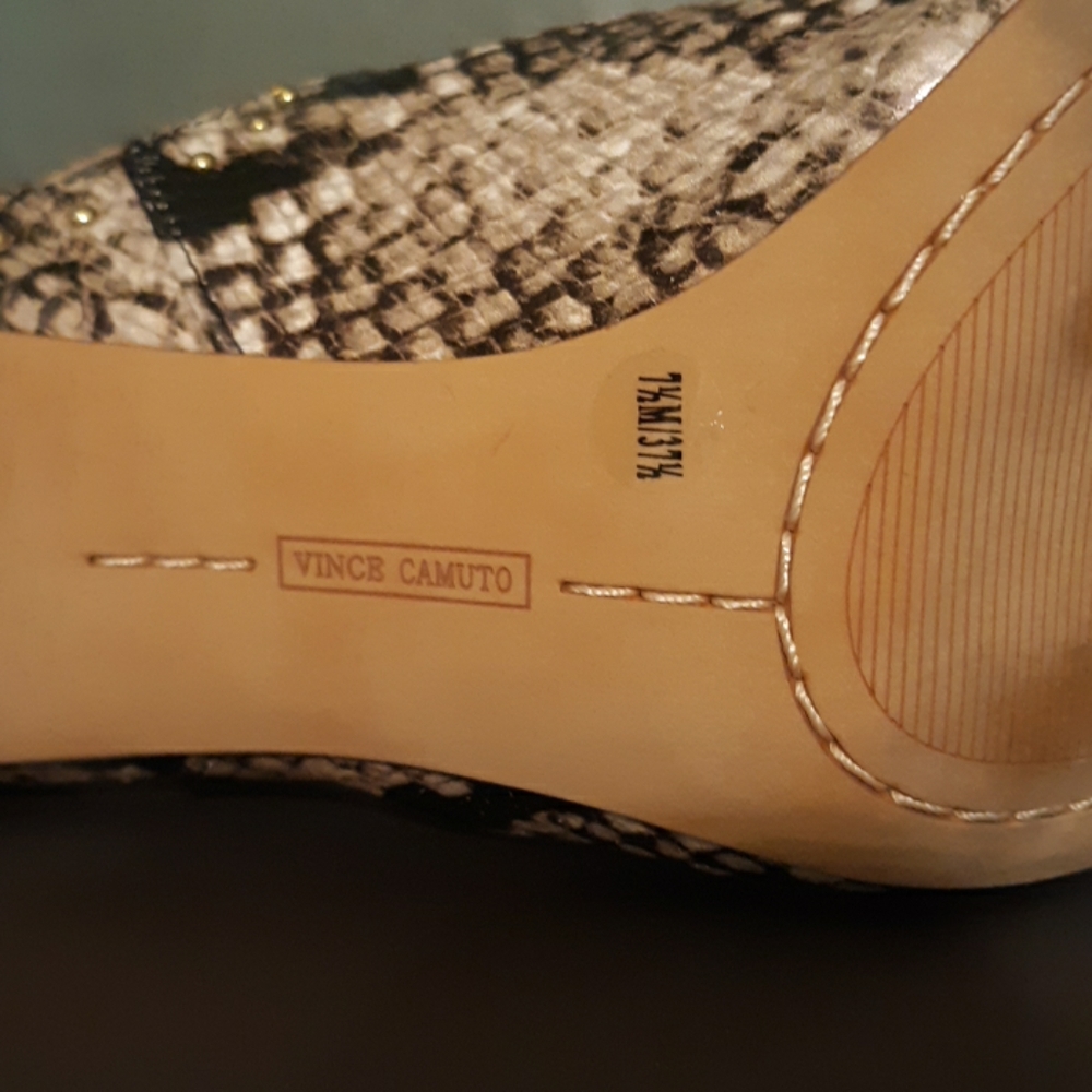Vince Camuto ...(Shoes - Picture 5 of 6